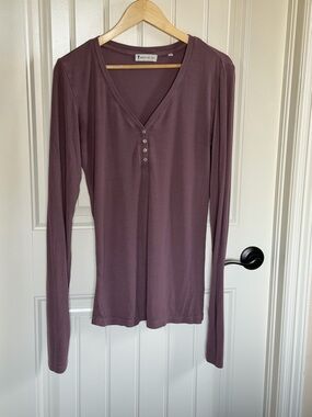 American Tall Long-Sleeve V-Neck Henley in Dusty Lavender
